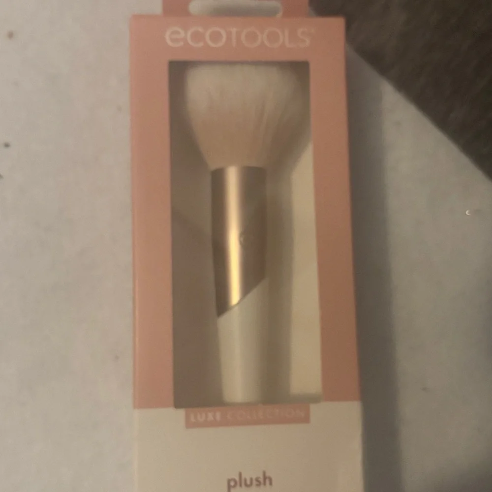 ecotools Luxe Blush Pink & White Luxe Soft Highlight/ Plush Powder Brush Duo